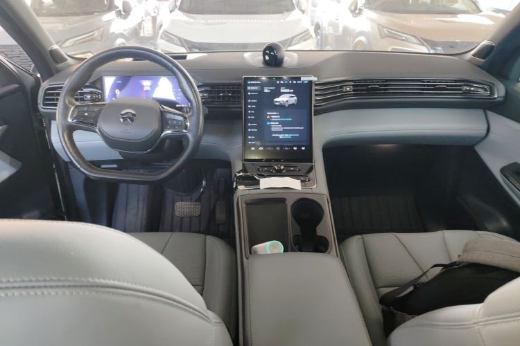 蔚来ES8 2022款 75kWh 七座版中控内饰7002