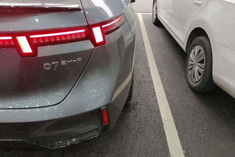 领克07 2024款 EM-P 126长续航 Ultra车身外观9