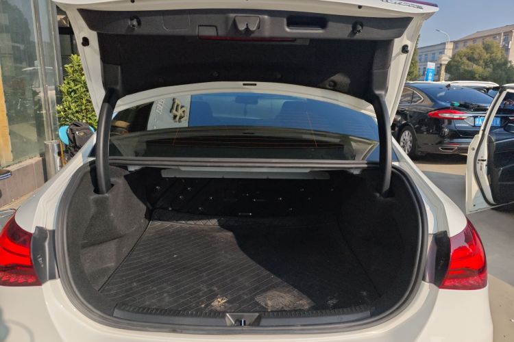 奔驰A级 2023款 A 200 L 时尚型机舱底盘23