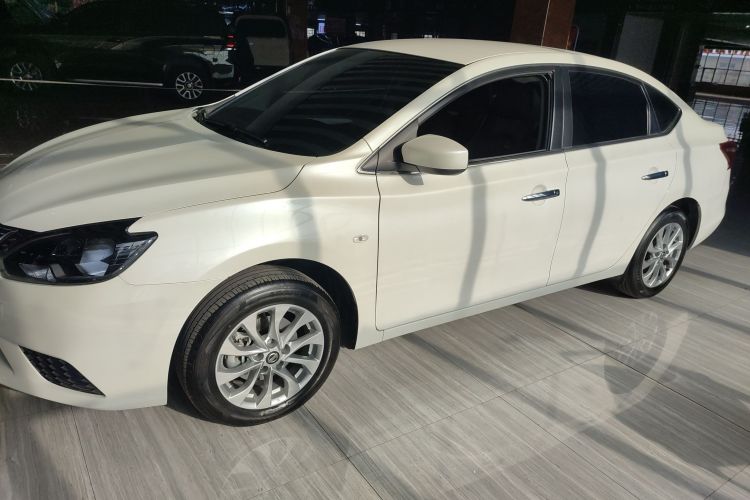 日产 轩逸 2024款 改款二 经典 1.6XE CVT舒适版车身外观4