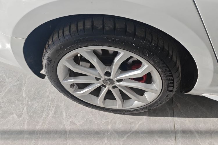 奥迪A4L 2019款 45 TFSI quattro 个性运动版 国VI车身外观6008