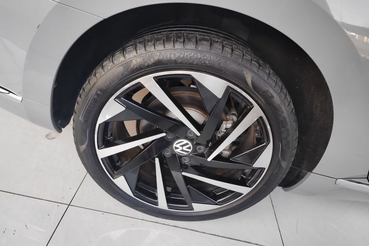 一汽-大众CC 2023款 330TSI 炫目版车身外观6002