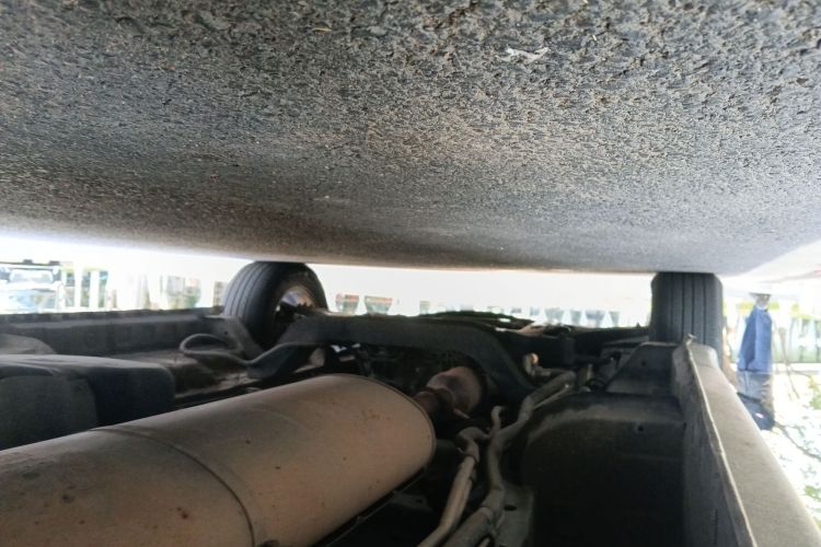 上汽大通MAXUS 大通G10 2014款 2.0T 自动精英版局部细节9004