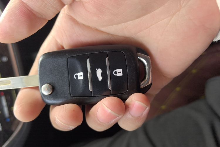 长安欧尚 奔奔E-Star 2022款 清心版 多彩款 三元锂中控内饰7001