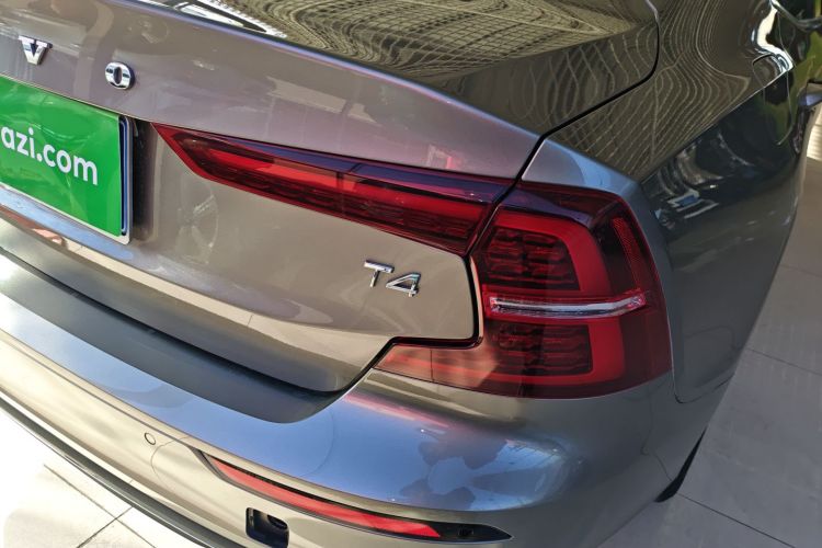 沃尔沃S60 2021款 T4 智逸豪华版车身外观6006