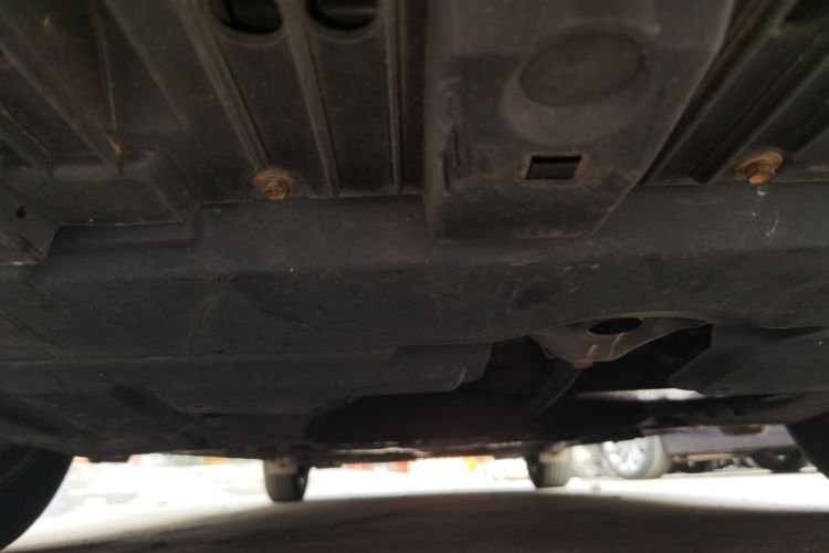 丰田 卡罗拉 2017款 改款 1.2T S-CVT GL局部细节9008