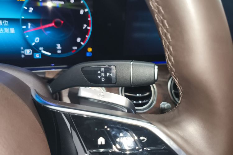 奔驰E级 2023款 E 300 L 时尚型中控内饰18