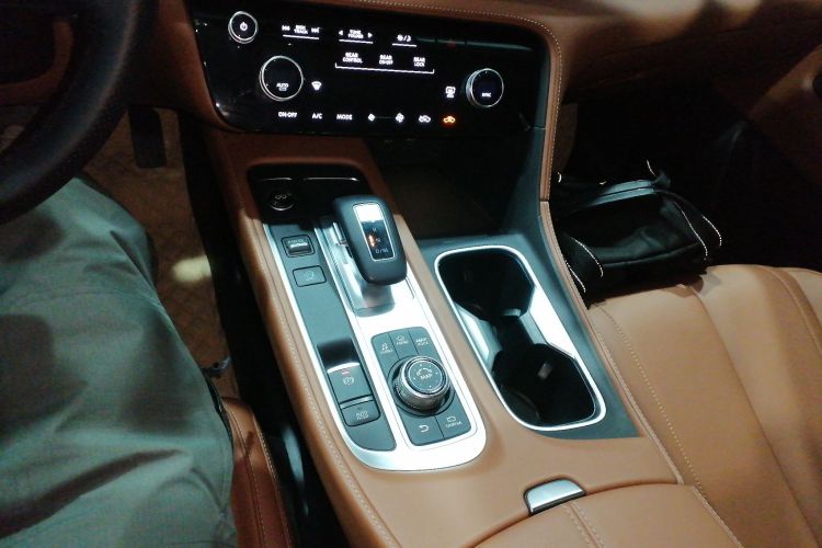 英菲尼迪QX60 2024款 2.0T 悦享版中控内饰18