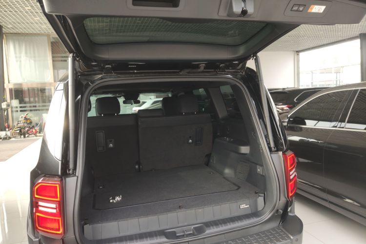 丰田 普拉多 2024款 2.4T 全能TX版 5座机舱底盘23