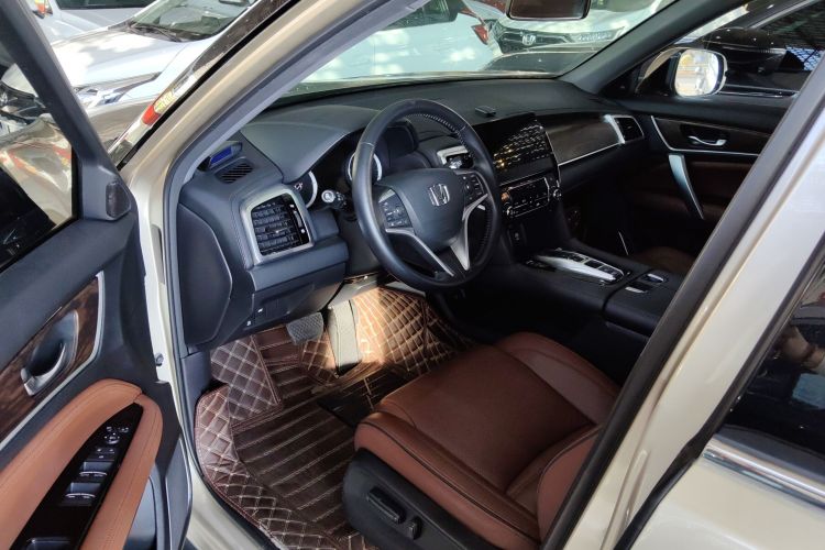 本田UR-V 2017款 370TURBO 两驱尊贵版 国V中控内饰20