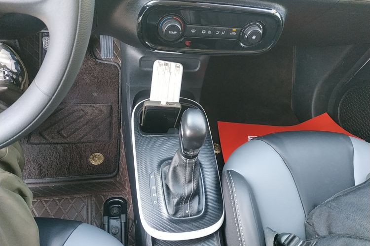 荣威 科莱威CLEVER 2022款 311km元气啵啵版中控内饰18