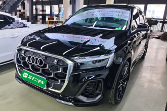 奥迪Q7 2025款 55 TFSI quattro S line尊贵型