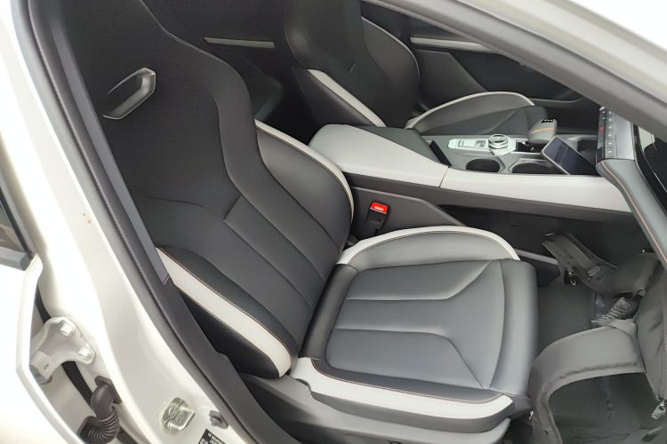 长安UNI-V 2023款 1.5T 尊贵型局部细节41