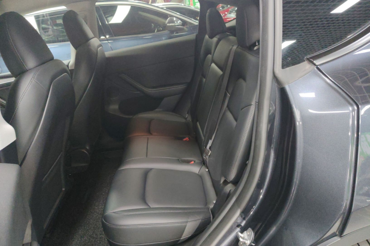 特斯拉 Model Y 2024款 长续航全轮驱动版中控内饰21