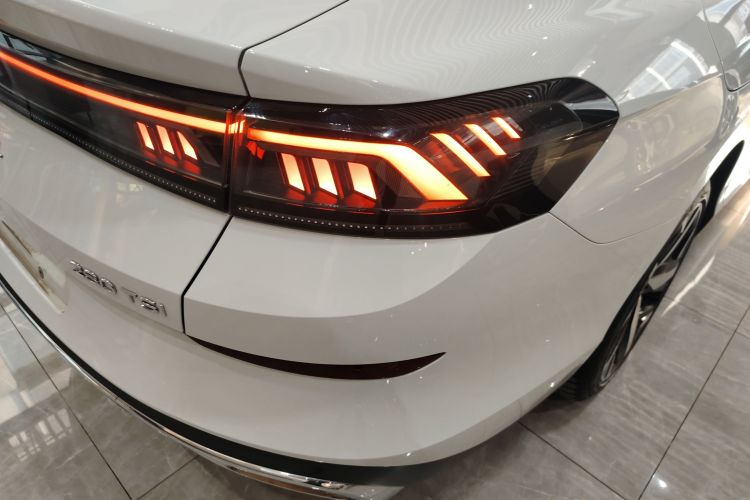 大众 2024款 凌渡L 280TSI DSG酷辣版车身外观9