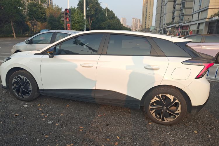 名爵 MG4 EV 2022款 425km 豪华版车身外观6003