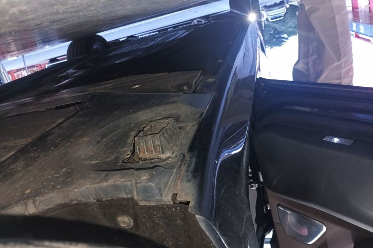 宝马5系新能源 2022款 改款二 535Le 先锋版M运动套装局部细节9002