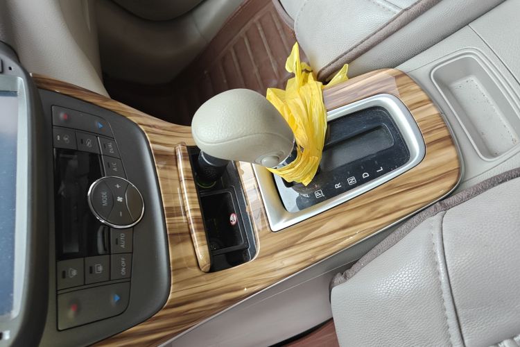 日产 轩逸 2014款 1.6XV CVT尊享版中控内饰18