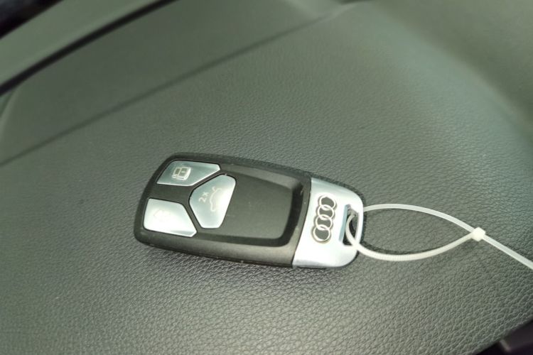 奥迪Q5L 2020款 45 TFSI 尊享运动型中控内饰11