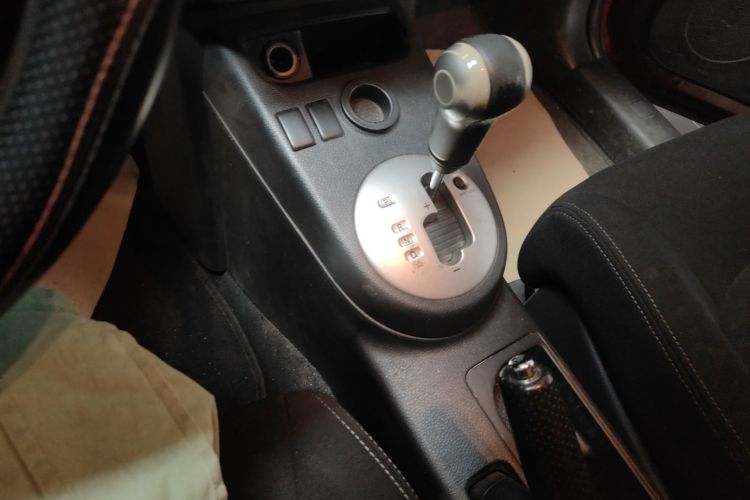 东风风度MX6 2015款 2.0L CVT两驱全能版中控内饰18