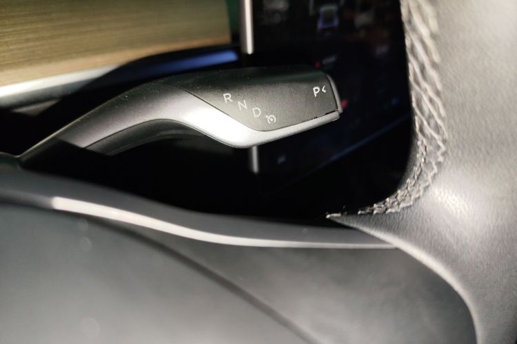 特斯拉 Model Y 2023款 后轮驱动版中控内饰18