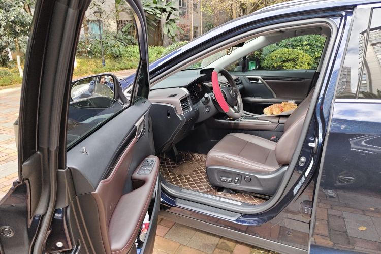 雷克萨斯RX 2020款 改款 300 四驱典雅版中控内饰20