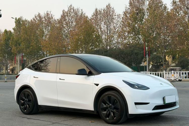 特斯拉 Model Y 2023款 后轮驱动版车身外观3