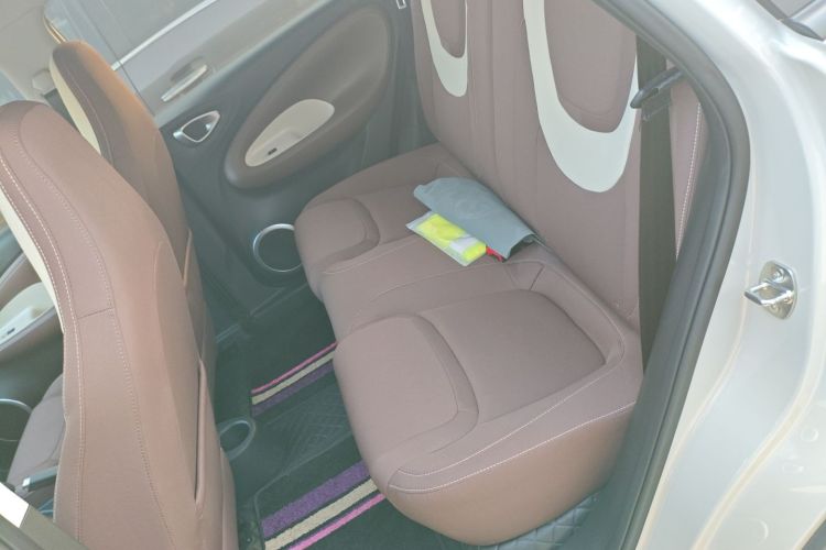 五菱汽车 五菱缤果 2025款 203km 轻享款中控内饰21