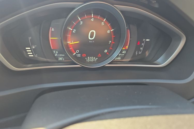 沃尔沃V40 2016款 T3 智逸版中控内饰15