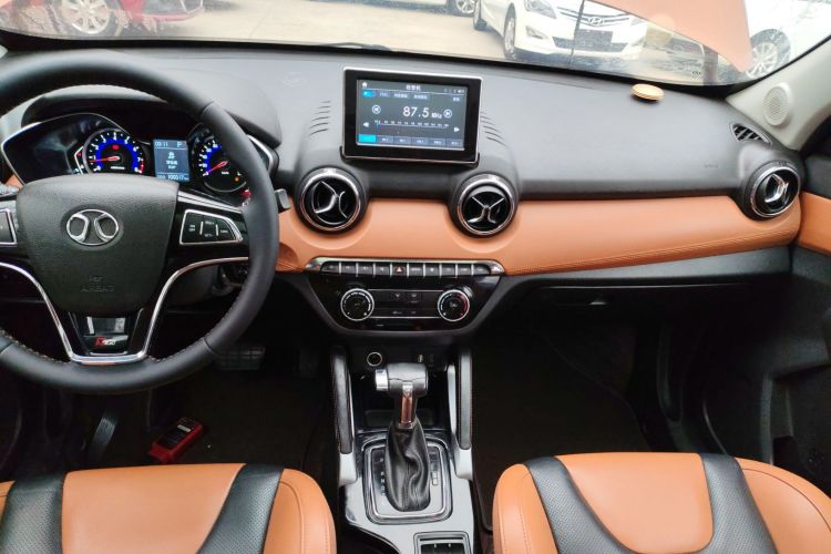 北京汽车 绅宝X35 2016款 1.5L 自动豪华版中控内饰16