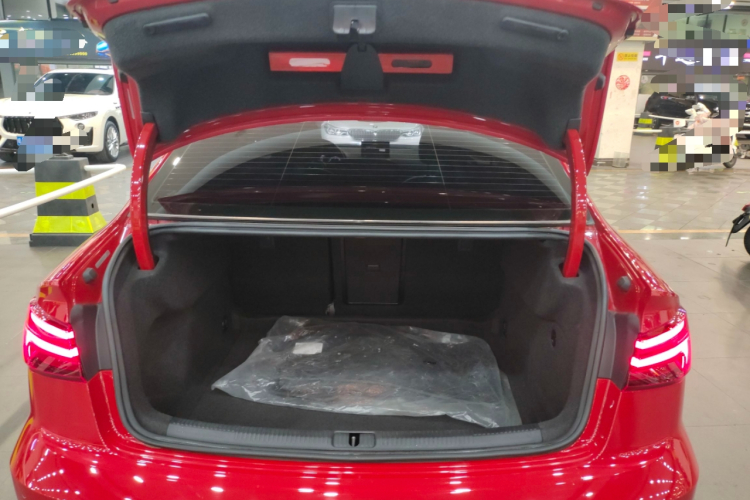 奥迪A3 2019款 Limousine 35 TFSI 进取型 国VI机舱底盘23