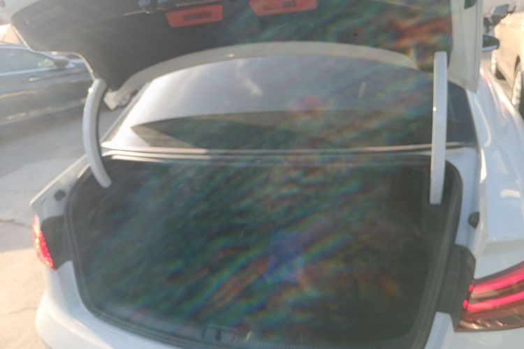 奥迪A3 2018款 30周年年型 Limousine 35 TFSI 进取型机舱底盘23