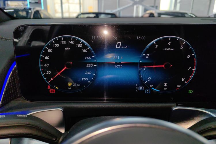 奔驰GLB 2022款 GLB 220 动感型中控内饰14