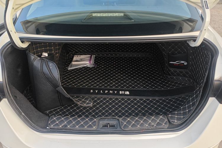 日产 轩逸 2022款 1.6L XL CVT悦享版机舱底盘23