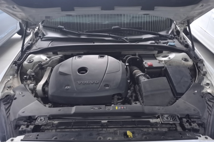 沃尔沃S60 2020款 T4 智逸豪华版机舱底盘24