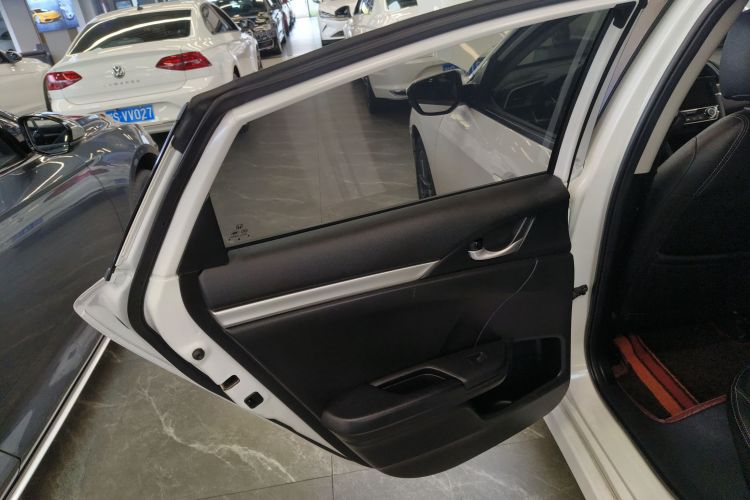 本田 思域 2019款 220TURBO CVT劲动版 国VI中控内饰7008