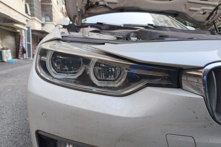 宝马3系 2019款 320Li 时尚型车身外观8