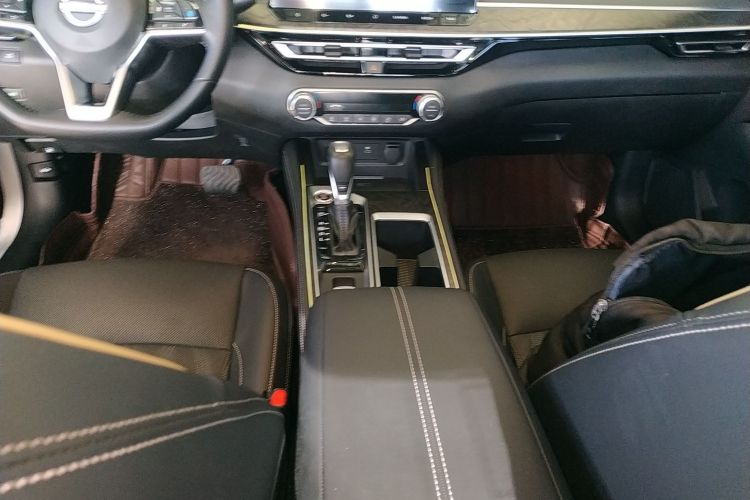 日产 天籁 2022款 2.0L XL-Upr 优享版中控内饰18