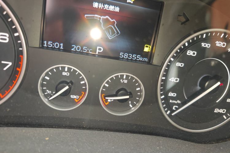 宝沃BX7 2016款 28T 两驱豪华版 5座中控内饰15