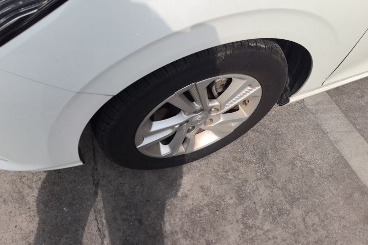 长安 逸动 2019款 高能版 1.6L GDI 手动先锋型 国VI车身外观6007