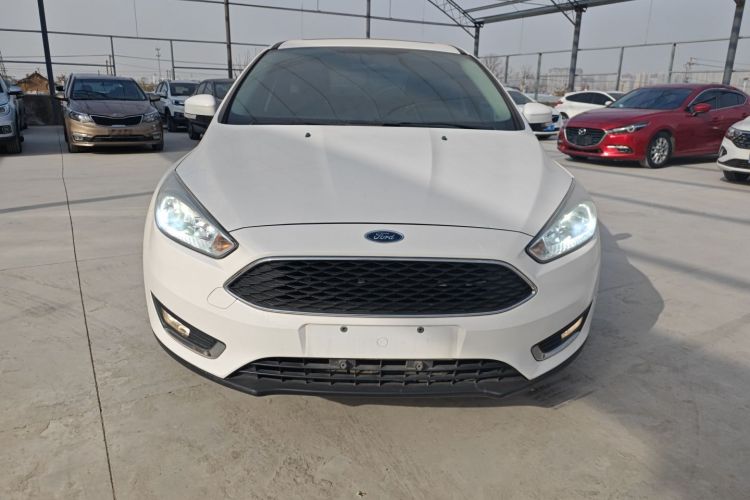 福特 福克斯 2017款 两厢 1.6L 自动风尚型智行版车身外观2