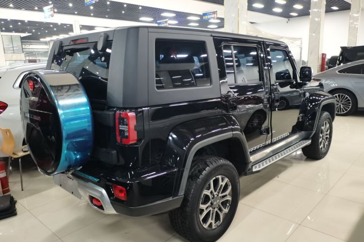 北京越野 北京BJ40 2020款 2.0T 自动四驱城市猎人版侠客型车身外观7