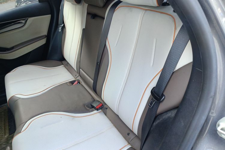 比亚迪 秦PLUS 2023款 冠军版 DM-i 55KM超越型中控内饰21