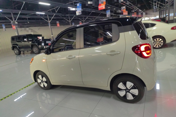 五菱汽车 宏光MINIEV 2025款 四门版 臻享+款车身外观4