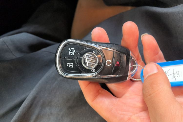 别克 君越 2016款 20T 精英型中控内饰11