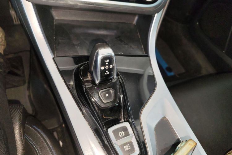 领克01 2019款 2.0T 两驱耀Pro版 国VI中控内饰18