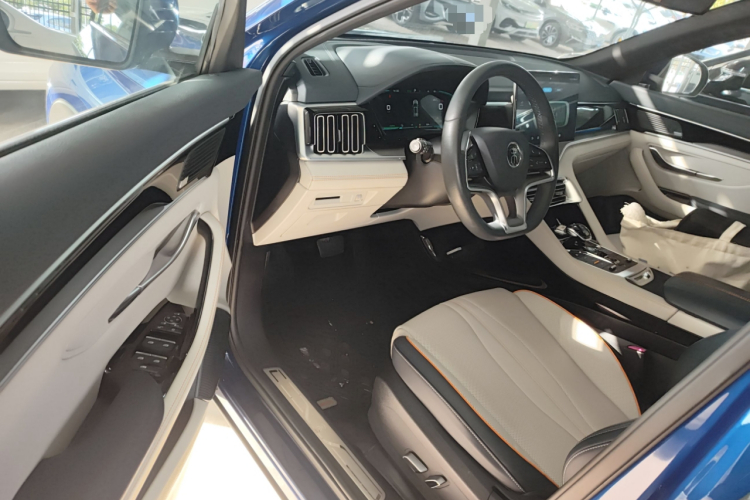 比亚迪 宋Pro新能源 2022款 DM-i 110km 旗舰型Pro中控内饰20