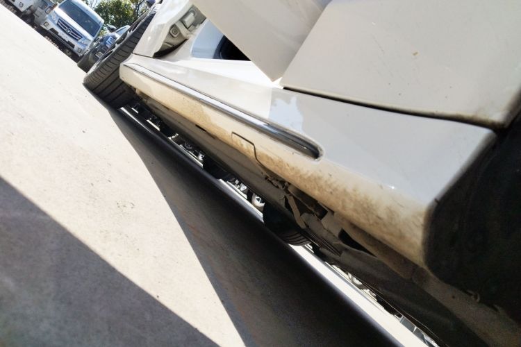 奔驰C级(进口) 2018款 C 200 旅行轿车局部细节9001