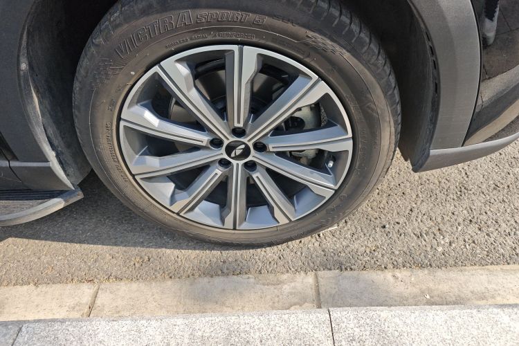 奇瑞 风云T9 2024款 120 长续航版舒适型 5座 三元锂车身外观10