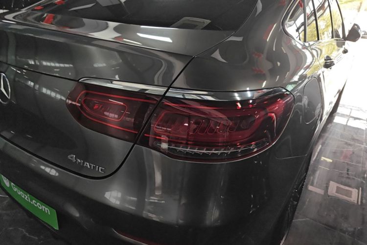 奔驰GLC轿跑 2020款 GLC 260 4MATIC 轿跑SUV车身外观9